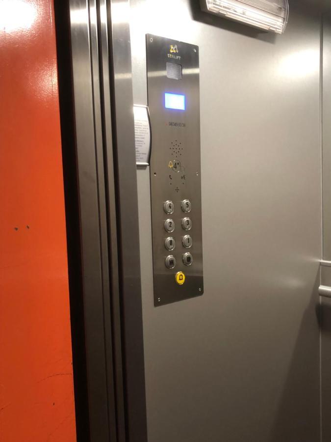 Apartment Centre *